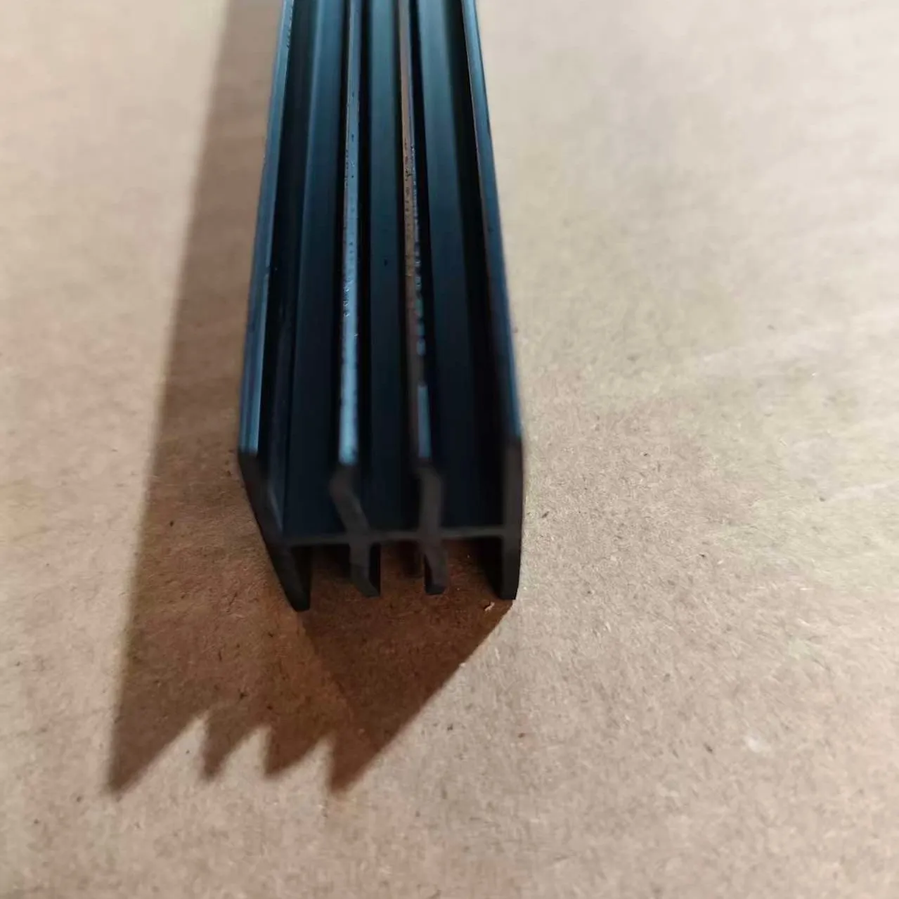 Double U Clip PVC Plastic Glass Channel Trim Furniture Partition Extruded Profil