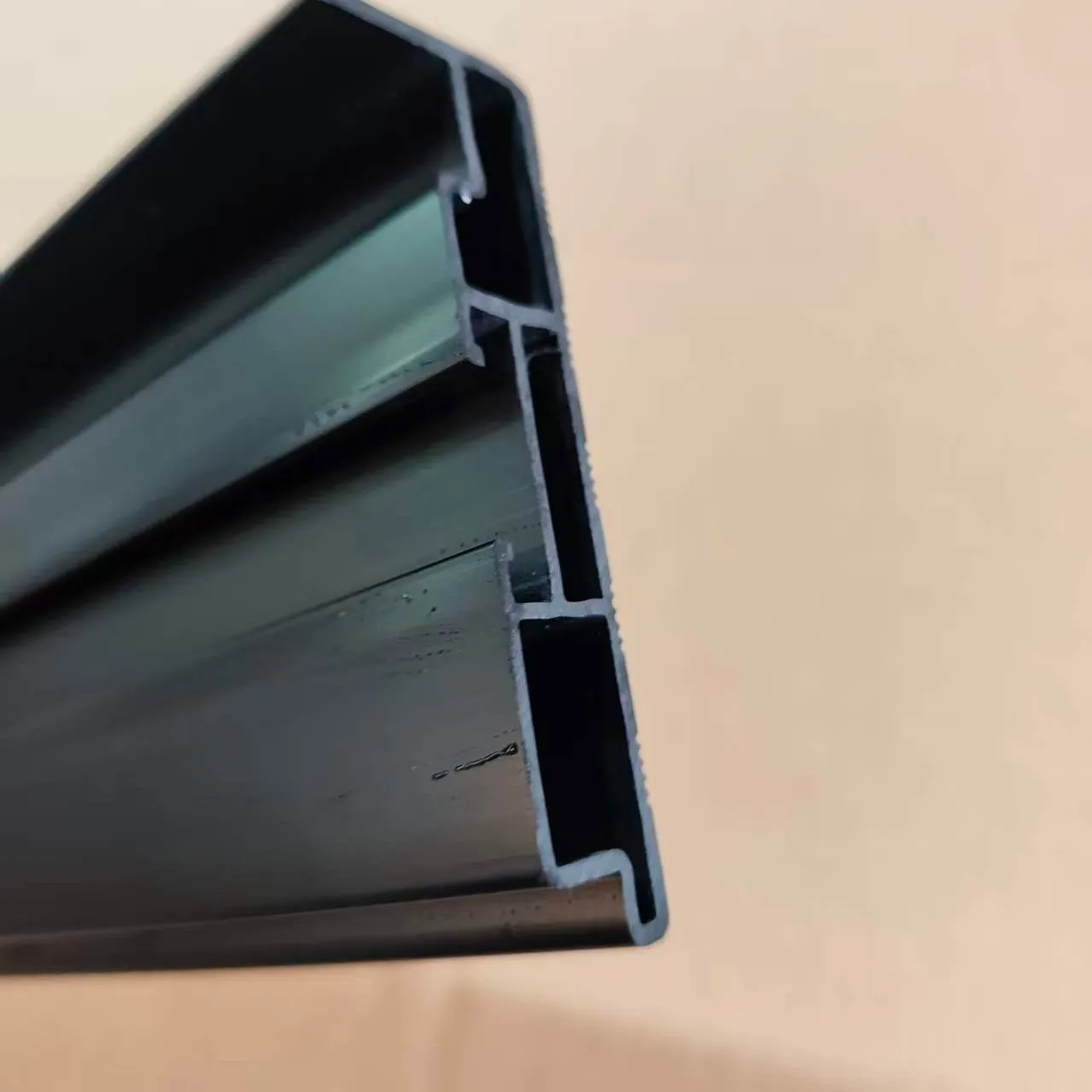 Stripe Surface Hard PVC Plastic Profile Custom Extrusion PVC Window Frame Profil